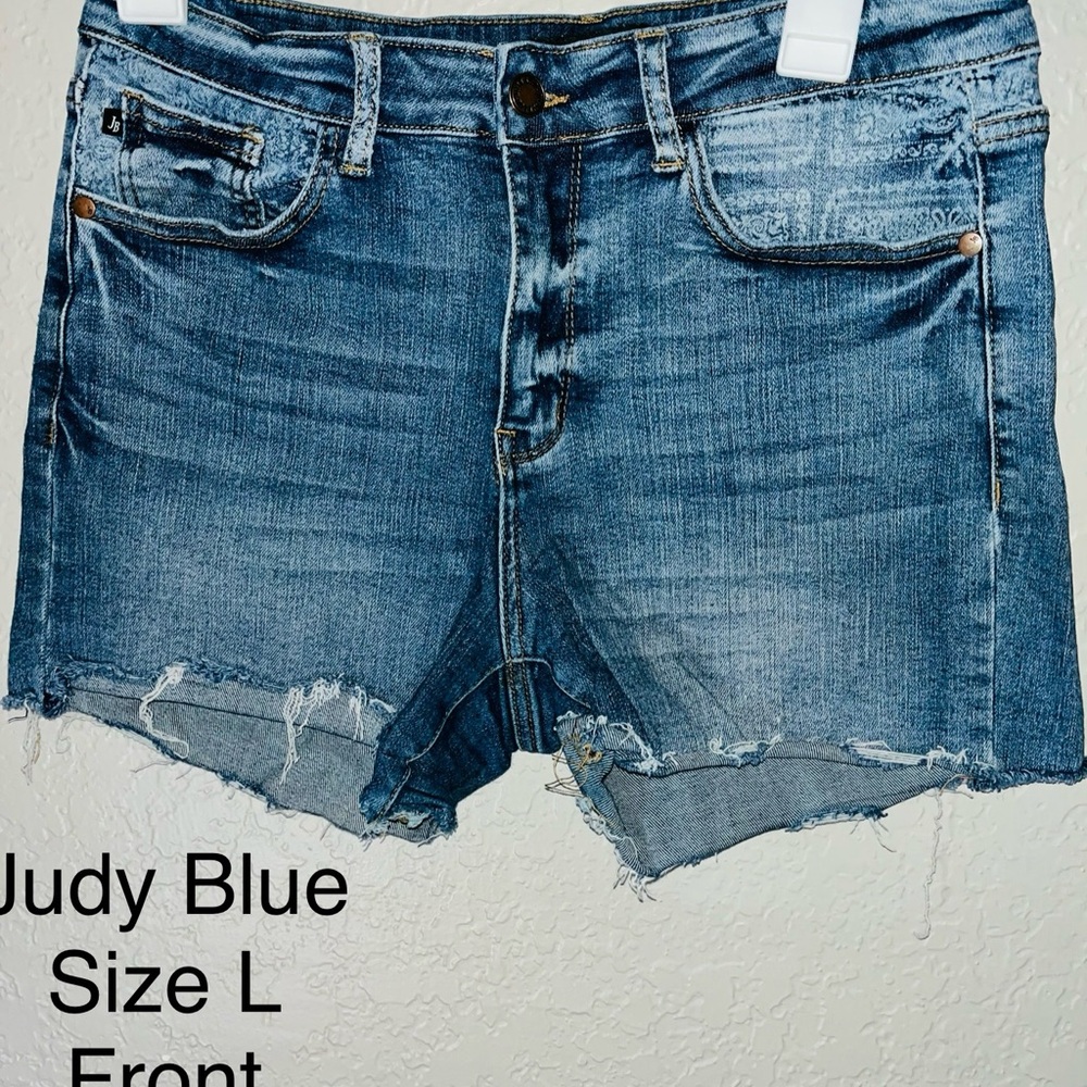 Judy Blue jean shorts, excellent condition. Size Large